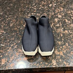Black and White Minimalist Sneakers with Platform Sole